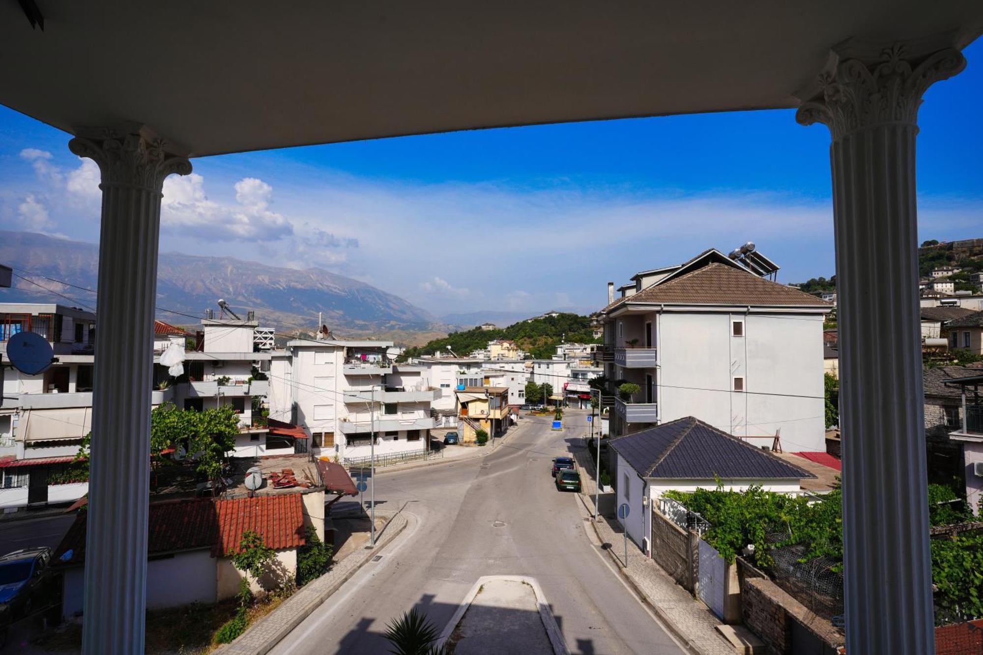 Boutique Hotel Empire Of Martin Gjirokastër Esterno foto