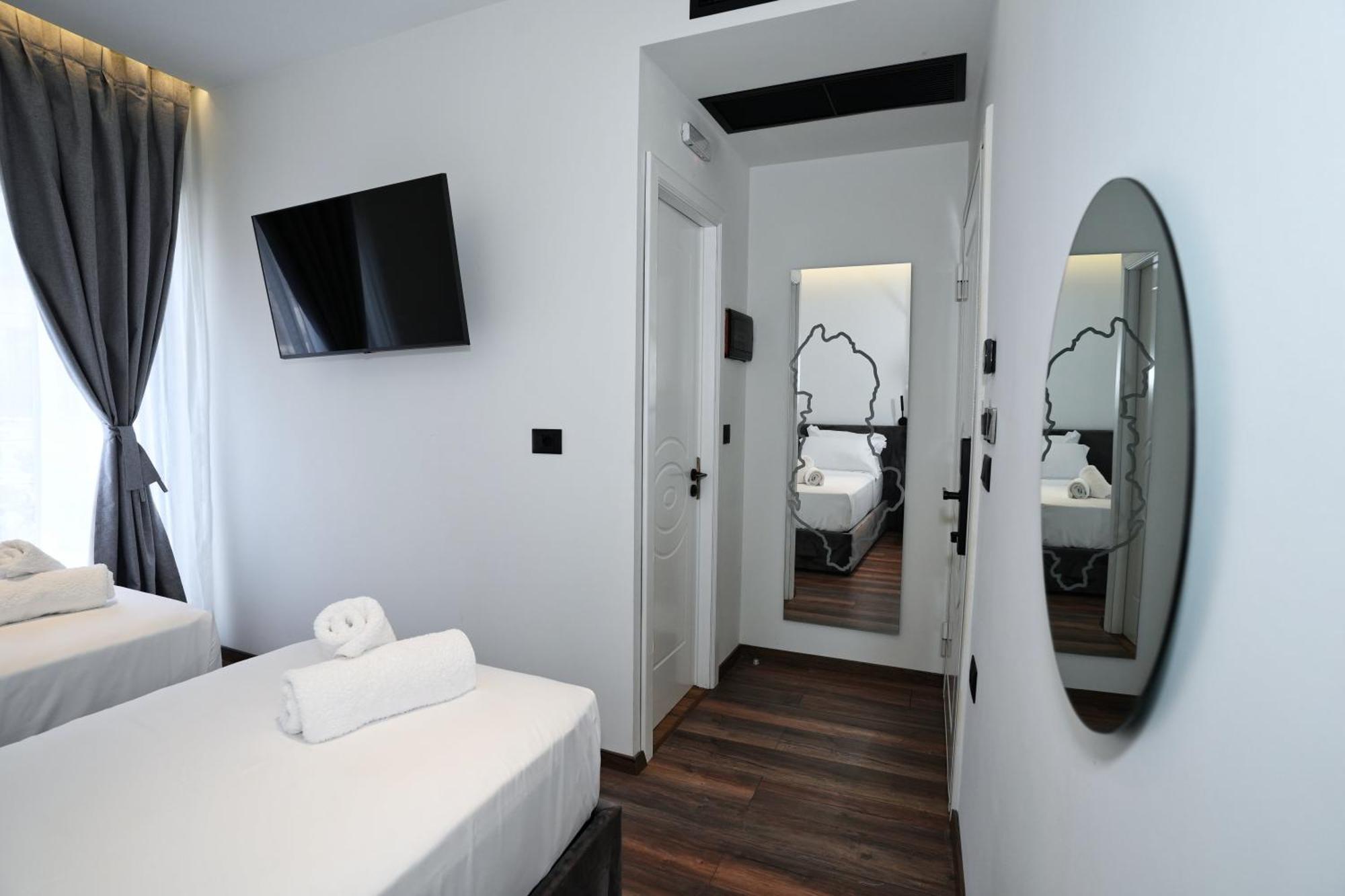 Boutique Hotel Empire Of Martin Gjirokastër Esterno foto