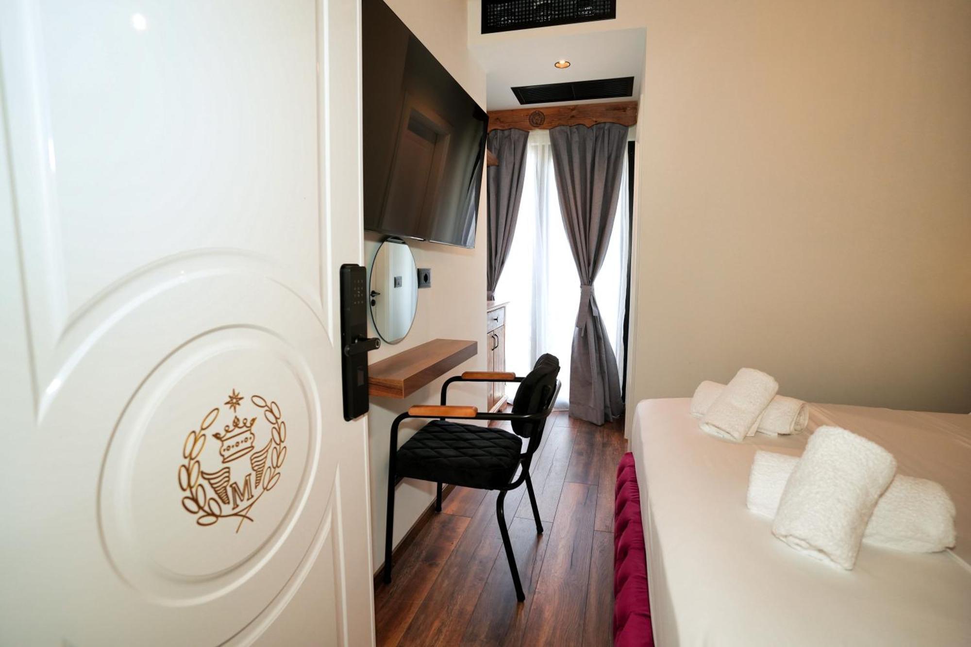 Boutique Hotel Empire Of Martin Gjirokastër Esterno foto