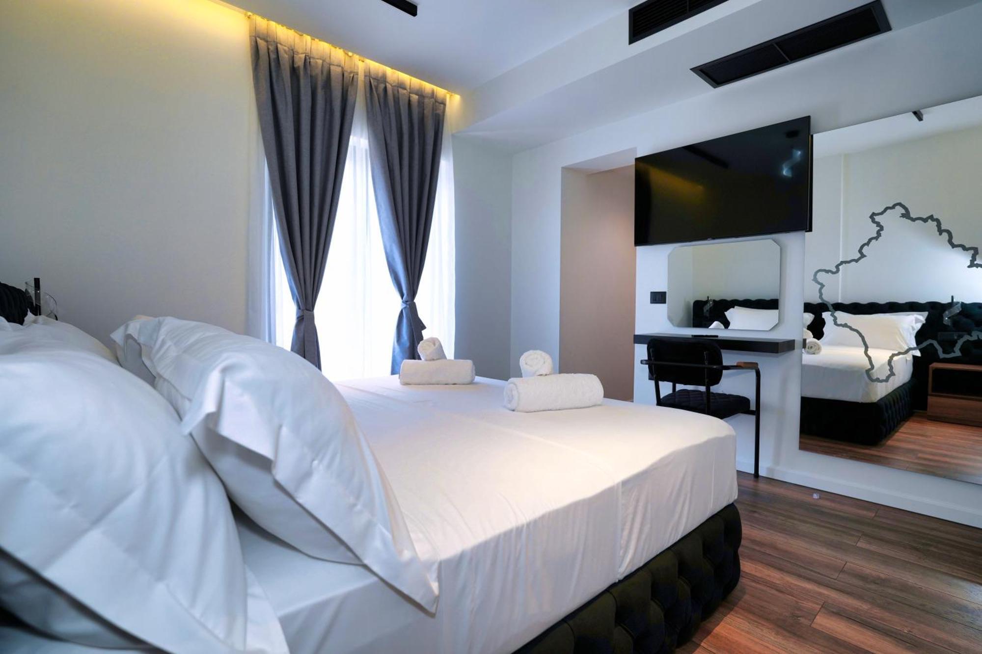 Boutique Hotel Empire Of Martin Gjirokastër Esterno foto